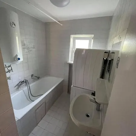 Apartamento Zv-scholtz Monteurswohnungen Burgkirchen an der Alz
